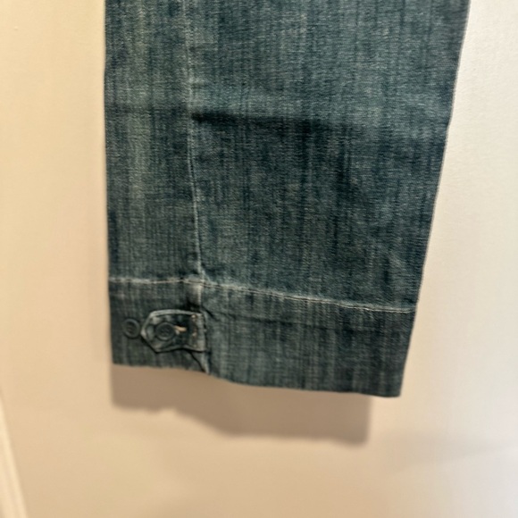 NWOT Women’s Sz: 6 FOJ Wide Leg Sailor Pant Jeans. Cuffed Wide Hem. Medium Wash - Picture 11 of 16